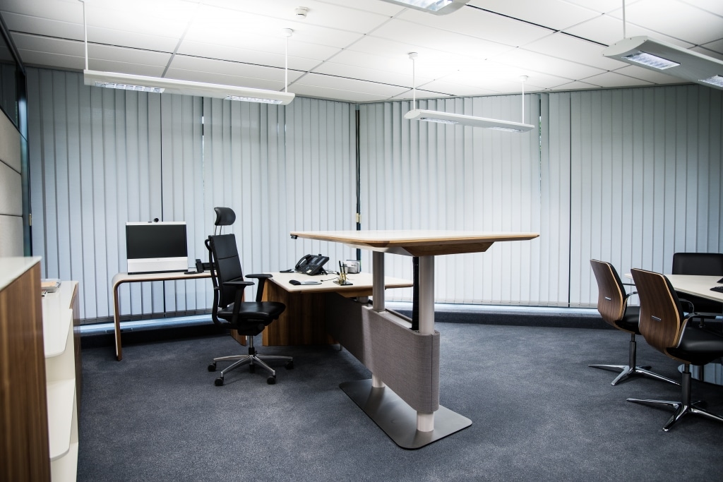 hali Büromöbel, Referenz, Referenzen, s1000, Arbeitstisch, system 1000, Bürorabeitstisch, hochwertig, Qualität, Chefschreibtisch, Führungsposition, Schreibtisch, Design