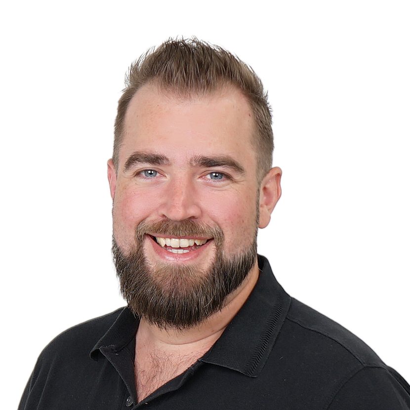 Portrait eines hali Vertriebsmitarbeiters vor weißem Hintergrund.