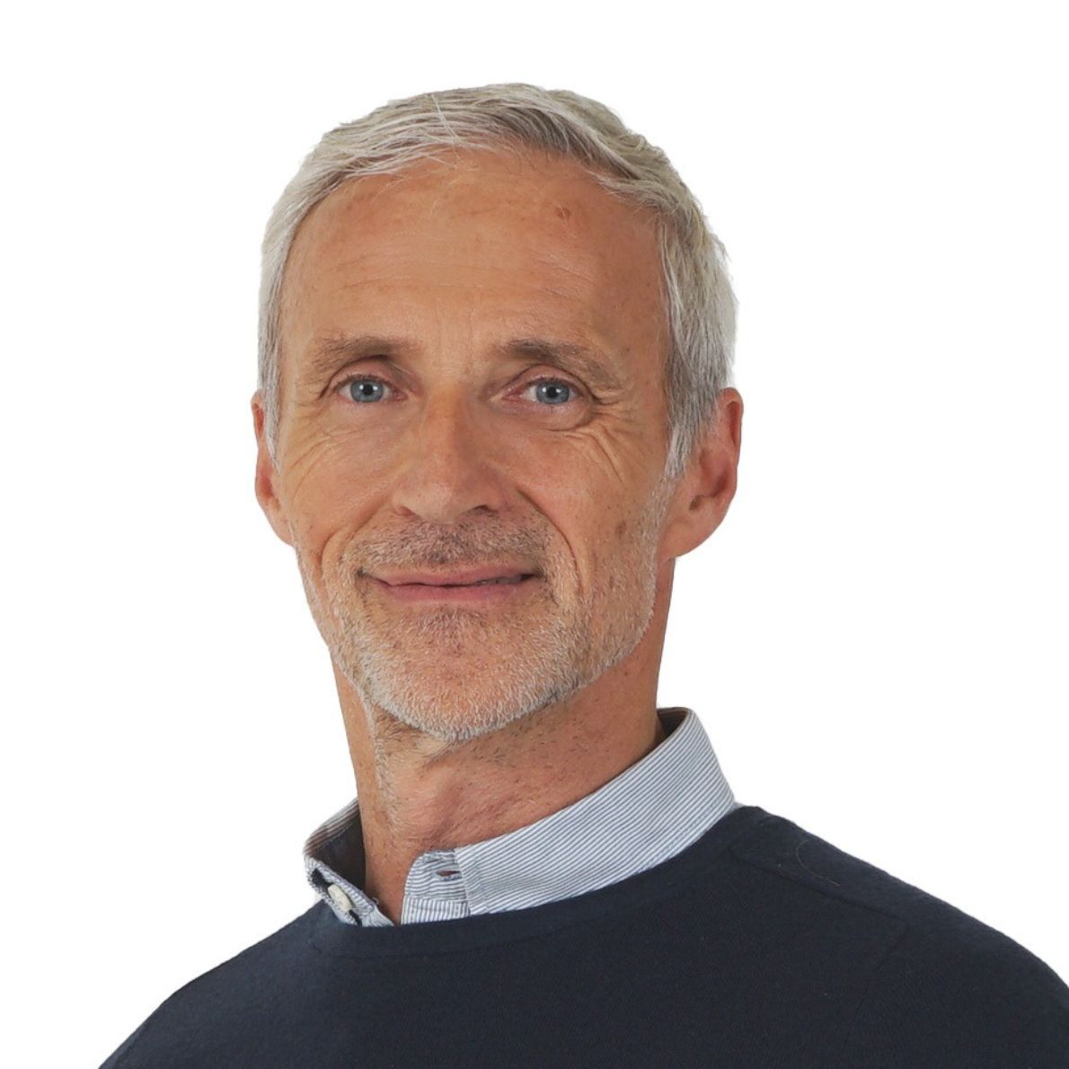 Portrait eines hali Vertriebsmitarbeiters vor weißem Hintergrund.